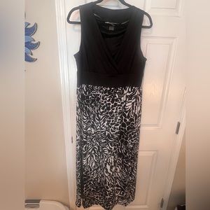Peter Nygard Black and Black / White Animal print dress. Size L